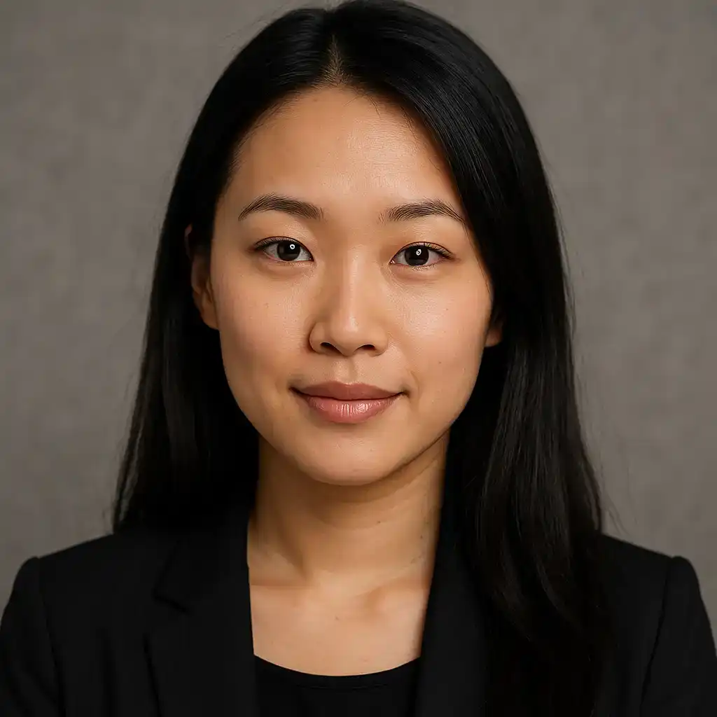 Suzanna S. - HR Manager